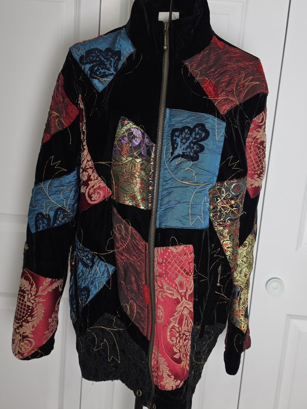Chico’s Design Patchwork Velvet Jacket Boho Art Wear Tapestry Size 1